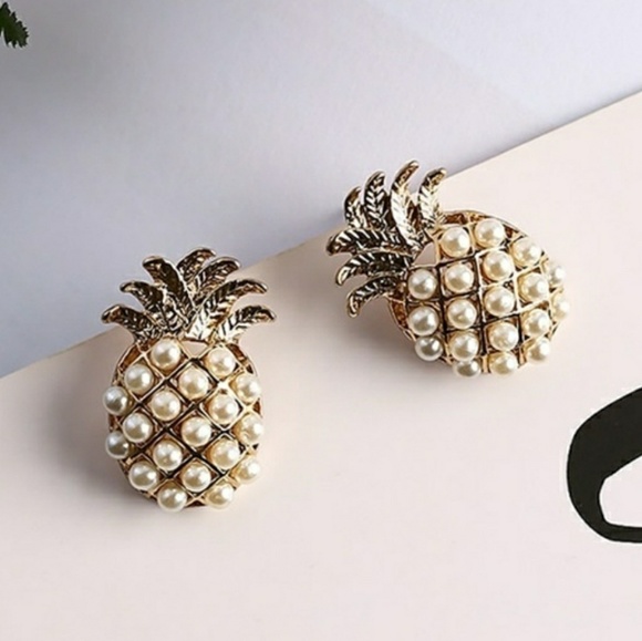 everrealli Jewelry - Gold Pineapple Pearl Earrings ear ring